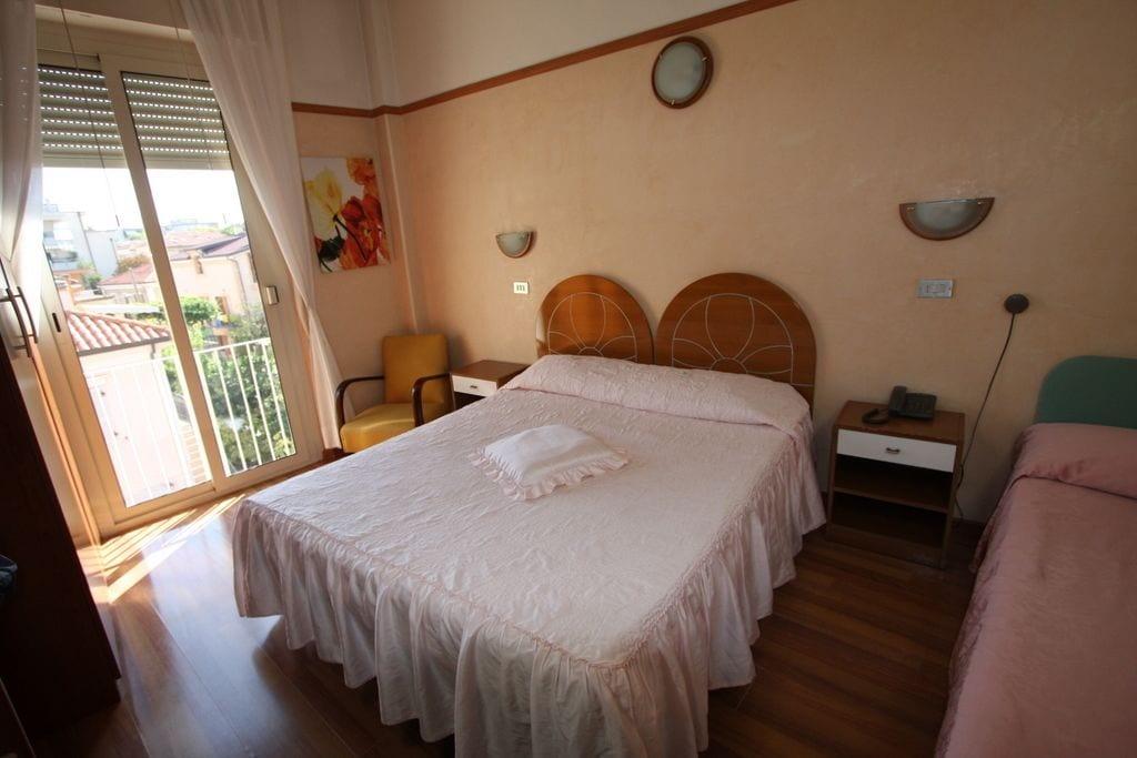 Hotel Britannia Rimini Marina Centro Bagian luar foto