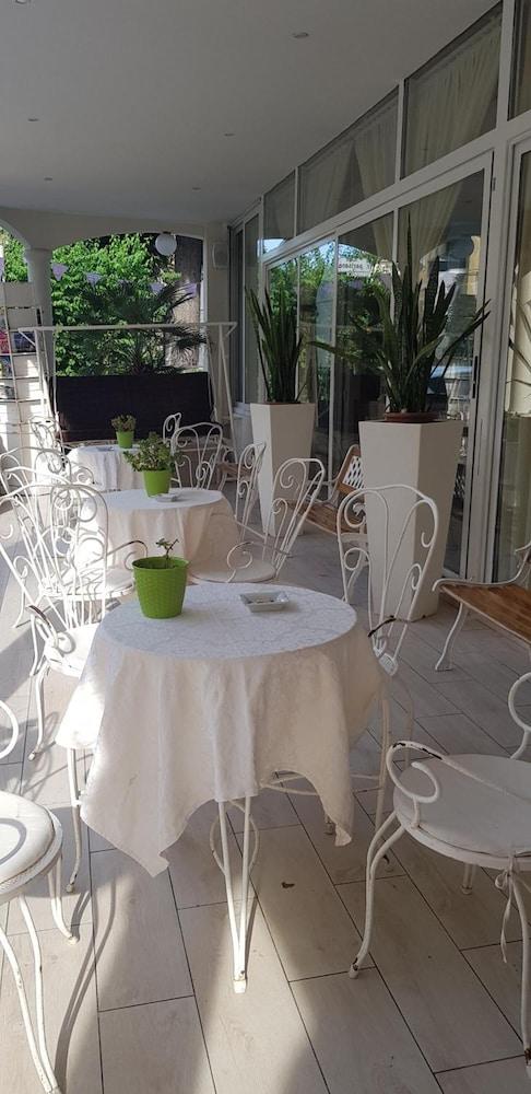 Hotel Britannia Rimini Marina Centro Bagian luar foto