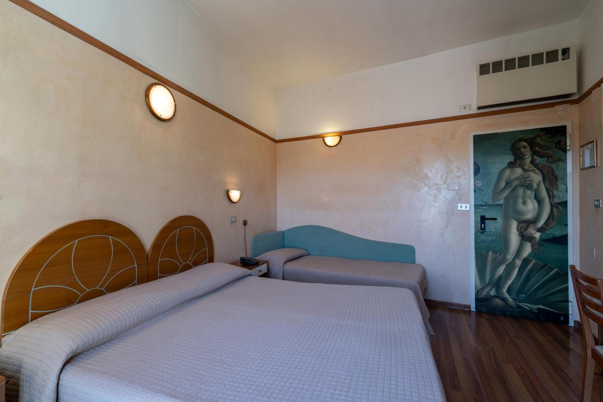 Hotel Britannia Rimini Marina Centro Bagian luar foto