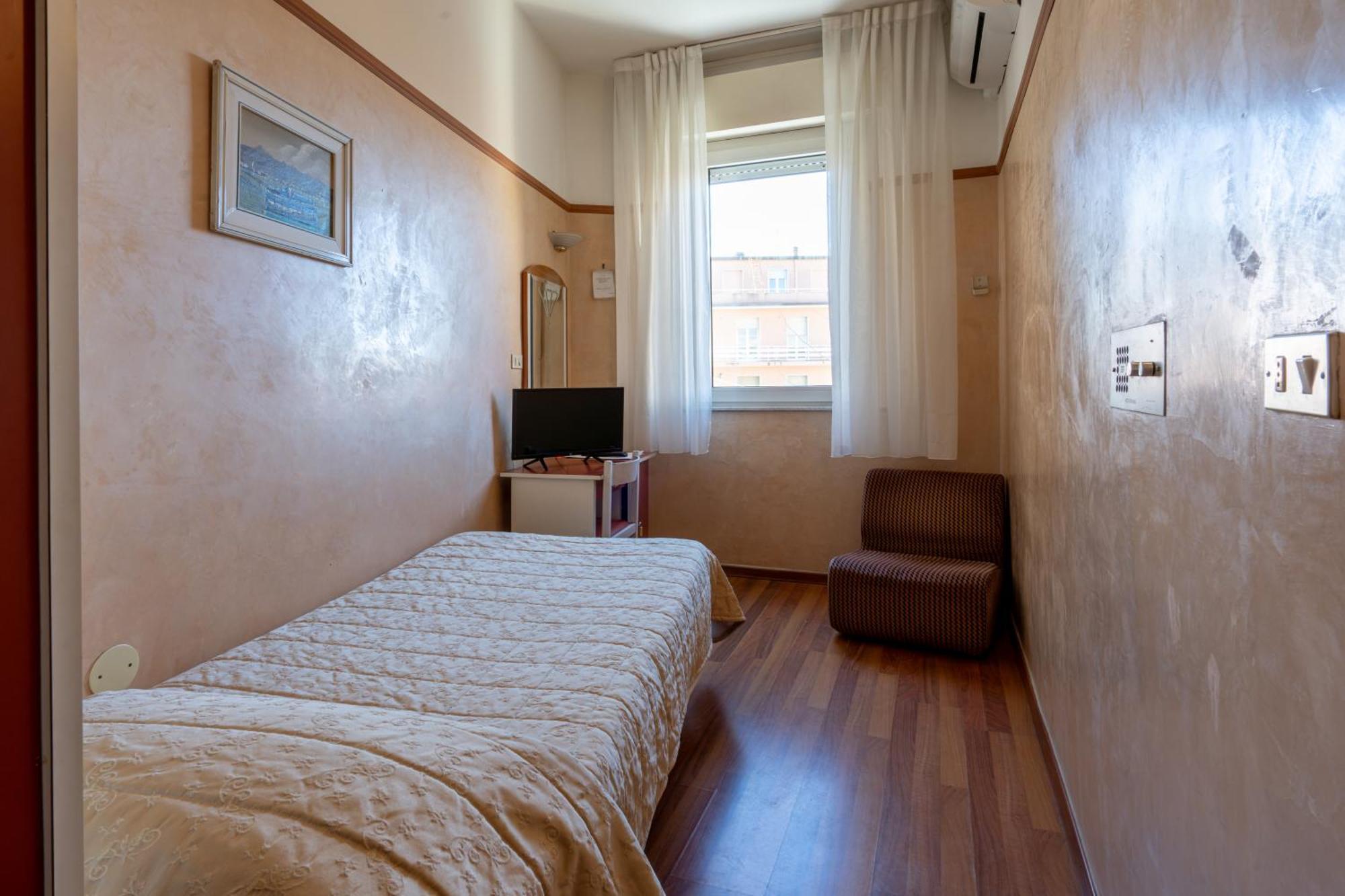 Hotel Britannia Rimini Marina Centro Bagian luar foto