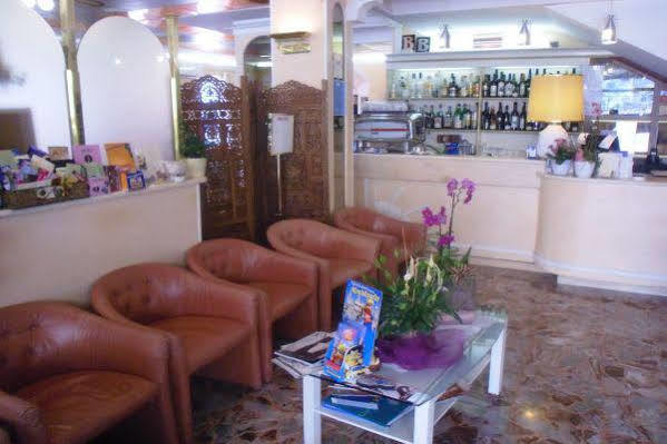 Hotel Britannia Rimini Marina Centro Bagian luar foto