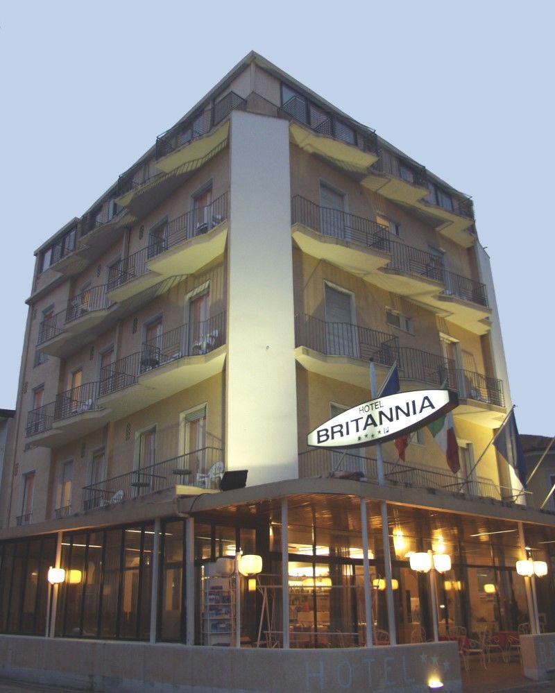 Hotel Britannia Rimini Marina Centro Bagian luar foto