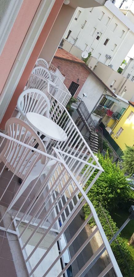 Hotel Britannia Rimini Marina Centro Bagian luar foto